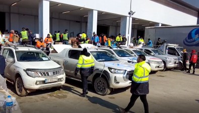 Van Büyüksehir Belediyesi Tüm Imkânlariyla Deprem Bölgesinde