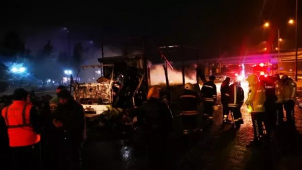 İzmir'den deprem bölgesine giden yardım TIR'ı yandı!