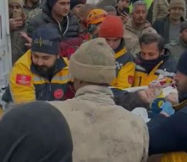 8 yaşındaki Miray, 108’inci saatte enkazdan kurtarıldı