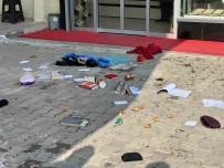 Evinde Ne Bulduysa Disari Atti