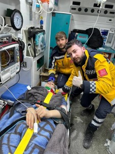 Hakkari UMKE Ekibi Kurtarmaya Devam Ediyor