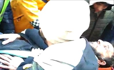 Hatay'da Yalova Ekipleri 1 Kisiyi Daha Enkazdan Sag Çikarildi