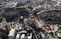 Kahramanmaras'ta Cenazesini Alan Ailenin Aci Görüntüleri