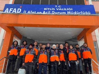 Bitlisli AFAD Gönüllüleri Bölgedeki Görevini Tamamladi