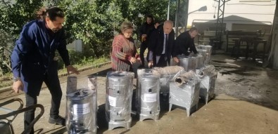 Alapli Meslek Lisesi Ögrencileri Depremzedeler Için Soba Üretiyor