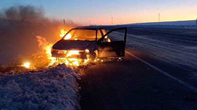 Deprem Bölgesinden Dönerken Otomobilleri Alev Alev Yandi