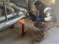 Mehmetçik Hasarli Binalari Onariyor