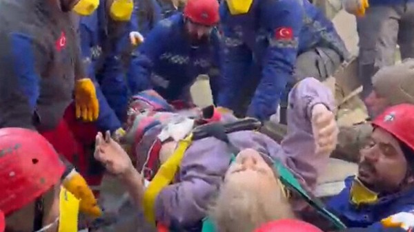 72 yaşındaki Nuray Preniç 178’inci saatte kurtarıldı