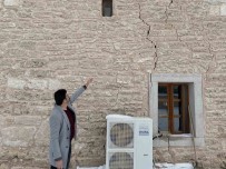 Tadilattaki Ulu Cami'nin Duvarlarindaki Çatlaklar Kahramanmaras Depreminden Sonra Genisledi Haberi