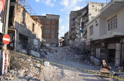 13 ilde hasar raporu: 33 bin bina acil yıkılmalı