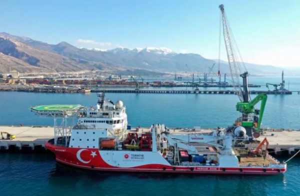 Görevine ara verdi: 'Mukavemet' depremzedeler için bölgede