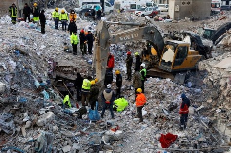 13 ilde hasar raporu: 33 bin bina acil yıkılmalı