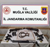 Ev Degil, Cephanelik Çikti