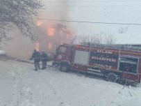 Iki Katli Ev Alevlere Teslim Oldu