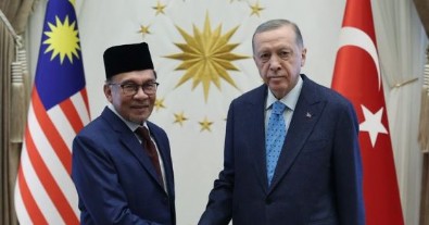 Malezya Başbakanı'nı kabul etti