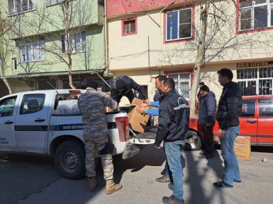 Manisa Depremzedeleri Kucakliyor