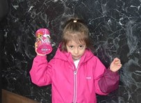 Simavli 5 Yasindaki Minik Elif Ikra, Kumbarasindaki Harçliklarini Depremzedelere Bagisladi