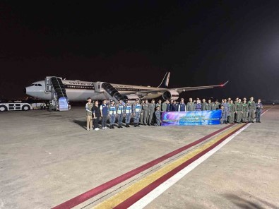 Tayland Kraliyet Ailesi'nden Türkiye'ye Bir Uçak Dolusu Yardim