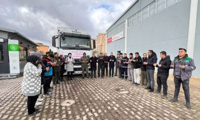 Altintas'tan Deprem Bölgesine 19 Tir Yardim Malzemesi Gönderildi