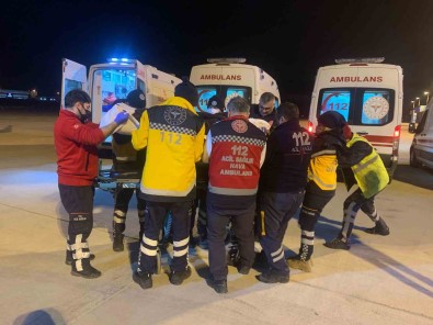 Ambulans Uçak Yarali Afetzedeler Için Türkiye Semalarinda