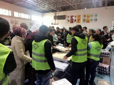 Baglar Belediyesinden 25 Bin Deprem Magduruna Barinma, Yemek Ve Sosyal Destek