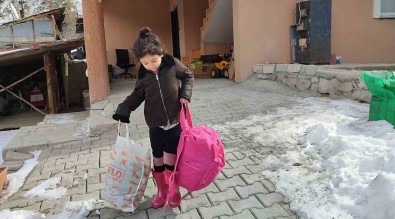 Depremzede Çocuklara Sahra'dan Mesaj Var