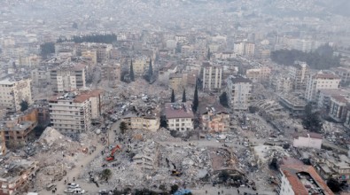 Diyanet duyurdu: Depremde hayatını kaybedenler için yarın tüm camilerde gıyabi cenaze namazı kılınacak