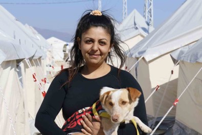 Gelin Ve Damat Dügün Gecesi Depremde Öldü