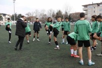 Genç Horozlar, Lige Verilen Arayi Çalisarak Geçiriyor