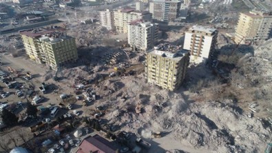 Kahramanmaraş'ta toplu mezara dönen Ebrar Sitesi müteahhiti aranıyor
