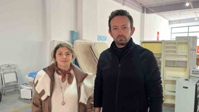 Bir Araya Gelen Hayirseverler, Depremzedeler Için 2 Günde 20 Ev Hazirladi