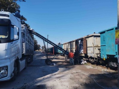 Deprem Bölgesine Kömür Sevkiyati