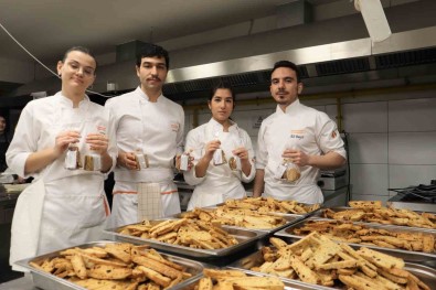 Depremzedeler Için Tok Tutan Ve Raf Ömrü Uzun Gida Ürünleri Hazirladilar