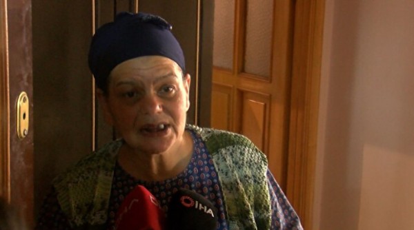 Küçükçekmece'de sitede balkon çöktü: Deprem oldu sandık