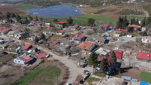 Fay hattı üzerindeki 55 haneli Kuyumcular köyünde depremden sonra 3 ev kaldı