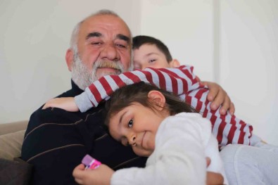 Agzinda Tütünle 56 Saat Sonra Enkazdan Çikan Adam, Kurtarilma Hikayesini Anlatti