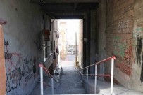 Altından sokak geçen apartman deprem sonrası tekrar akıllara geldi