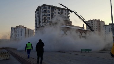 Kahramanmaraş merkezli depremlerde Kayseri'deki tarihi cami, ağır hasar aldı