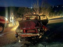 Manisa'da iki otomobil kafa kafaya çarpıştı: 8 yaralı
