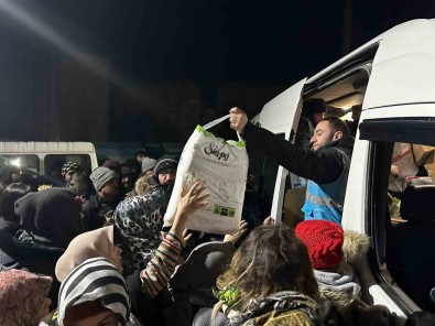 Gençler Depremzedeleri Unutmadi