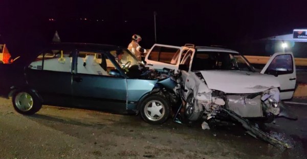 Bursa'da iki otomobilin çarpışması sonucu 6 kişi yaralandı