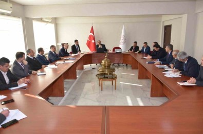 Erzincan'da Ilçe Milli Egitim Müdürleri Toplantisi Yapildi