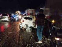 Kütahya'da Zincirleme Trafik Kazasi Açiklamasi 1 Yarali