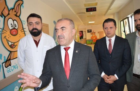 Depremzede yaralı öğrenciler hastanede eğitime başladı