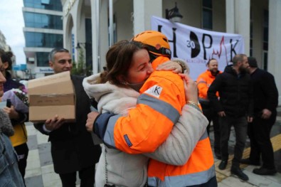 Deprem Bölgesinden Dönen HAPAK Ekibine Artvin'de Duygusal Karsilama