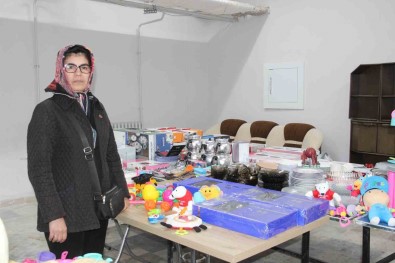 Karaman'da Depremzedeler Için Yardimlar Devam Ediyor