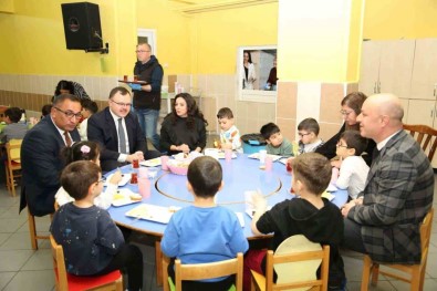 Tunceli'de Okullarda Ücretsiz Yemek Hizmeti Basladi