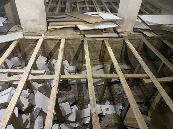 Kağıthane'deki bir binanın zemin katından 1.5 metre kaçak kat indiği tespit edildi