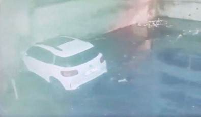 Apartmanin Çökme Ani Kameralara Yansidi Açiklamasi Çöken Beton Blok Araci Yuttu