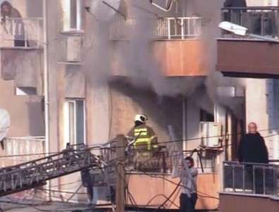 Ayvalik'ta Ev Yangini